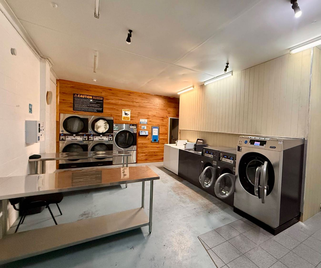 Devonport-Laundromat-featured
